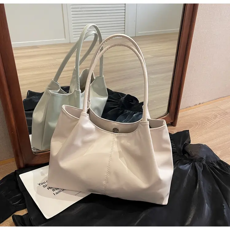 Large Capacity Japanese Korean Fashion Tote Bag Black White — feature 25