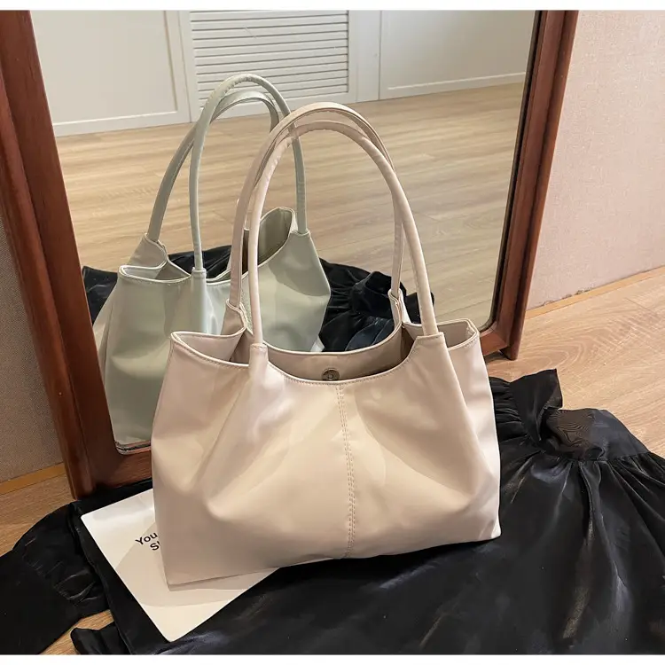 Large Capacity Japanese Korean Fashion Tote Bag Black White — feature 26