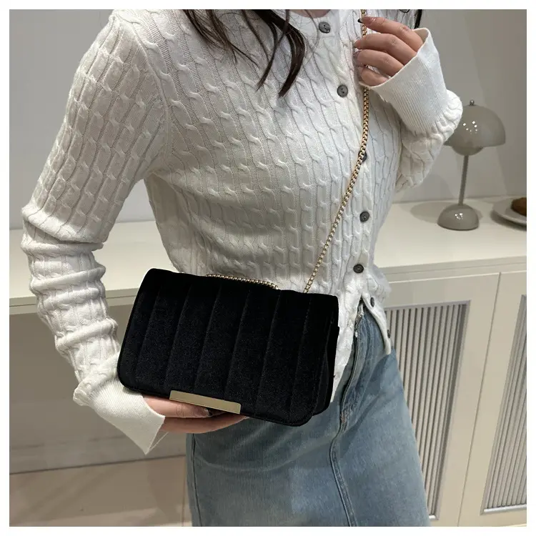 Trendy Gold Velvet Chain Shoulder Bag for Women — feature 19