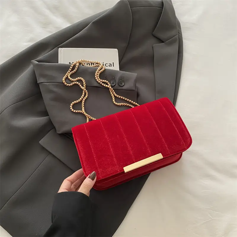 Trendy Gold Velvet Chain Shoulder Bag for Women - Image 3