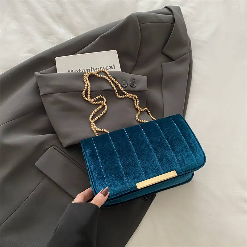 Trendy Gold Velvet Chain Shoulder Bag for Women - Image 4