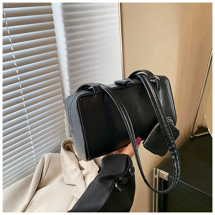 Black Crossbody Bag for Women 2026 Autumn Winter — feature 8