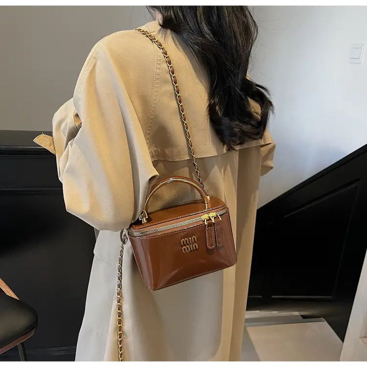 Women's Cross-border Retro Oil Wax Leather Box Bag Brown Gold Chain — feature 21