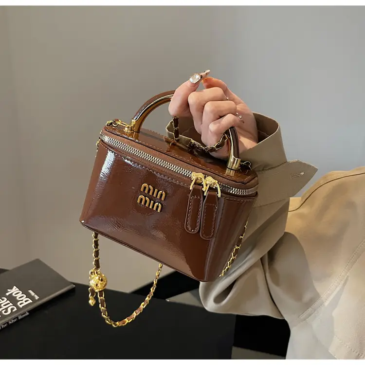 Women's Cross-border Retro Oil Wax Leather Box Bag Brown Gold Chain — feature 29