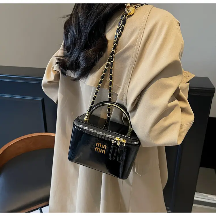 Women's Cross-border Retro Oil Wax Leather Box Bag Brown Gold Chain — feature 33