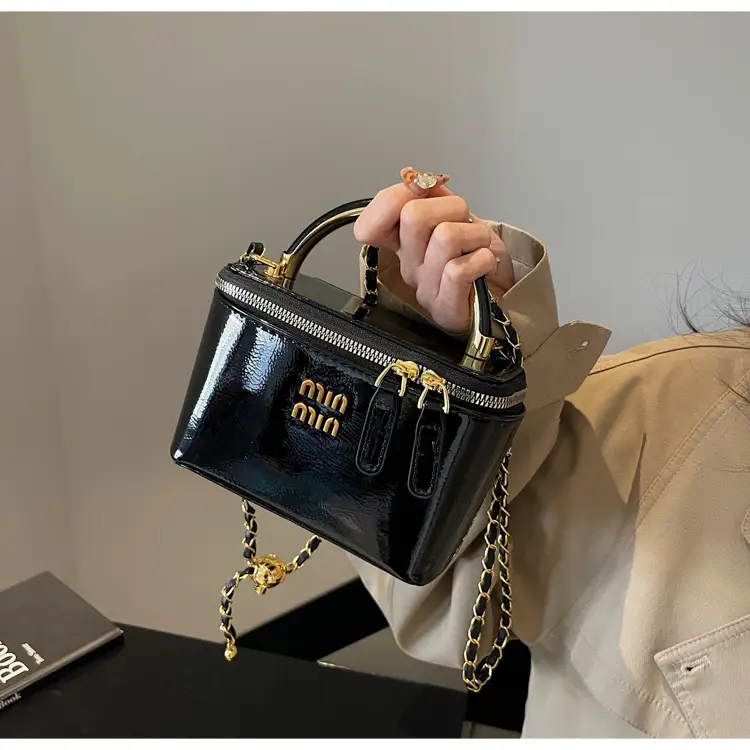 Women's Cross-border Retro Oil Wax Leather Box Bag Brown Gold Chain — feature 38