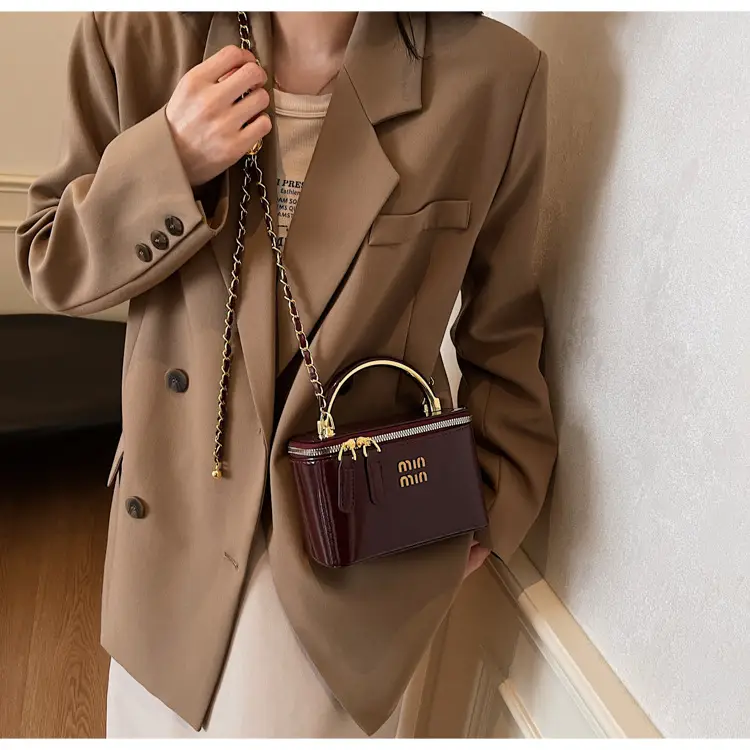 Women's Cross-border Retro Oil Wax Leather Box Bag Brown Gold Chain — feature 46