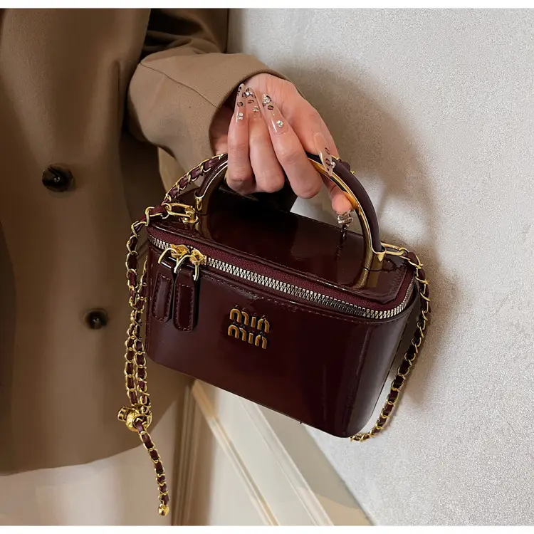 Women's Cross-border Retro Oil Wax Leather Box Bag Brown Gold Chain — feature 47