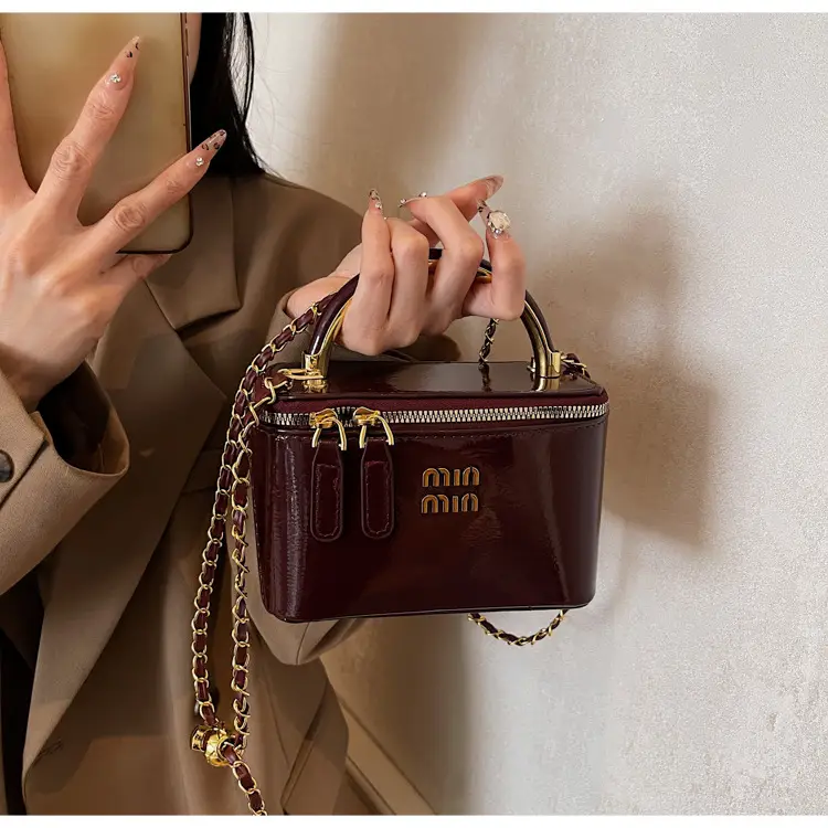 Women's Cross-border Retro Oil Wax Leather Box Bag Brown Gold Chain — feature 48
