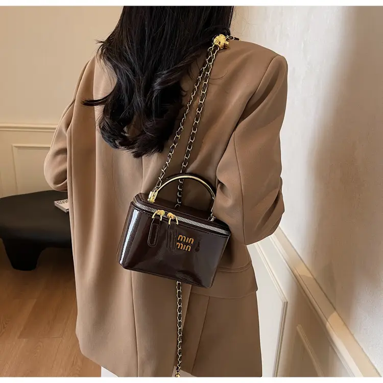 Women's Cross-border Retro Oil Wax Leather Box Bag Brown Gold Chain — feature 49