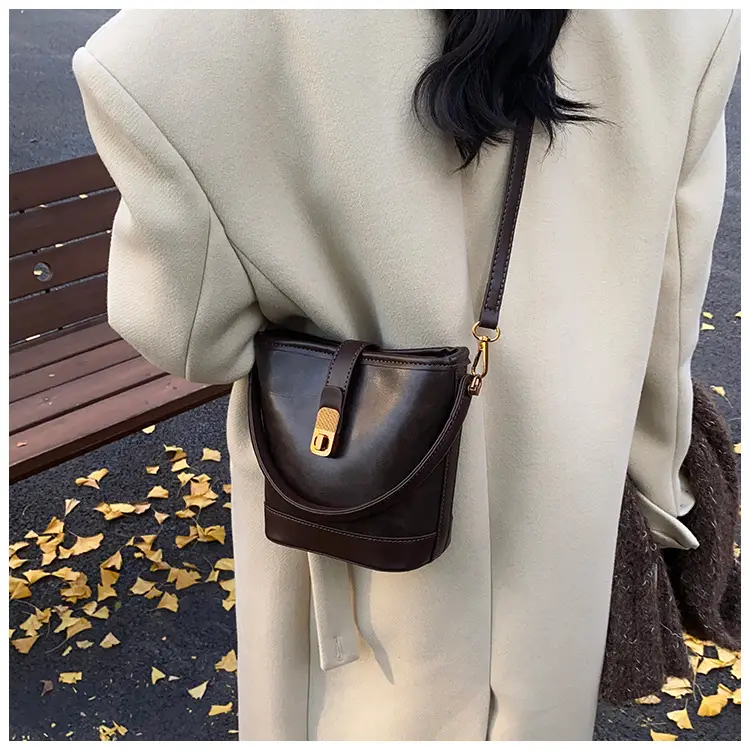 2024 Women's Retro Shoulder Crossbody Bag Black — feature 16