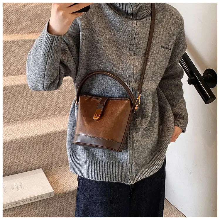 2024 Women's Retro Shoulder Crossbody Bag Black — feature 18