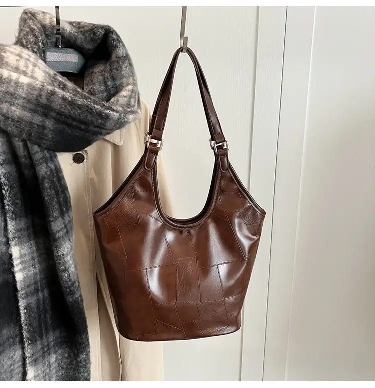 Brown Leather Tote Bag for Women Autumn Winter 2024 — feature 15