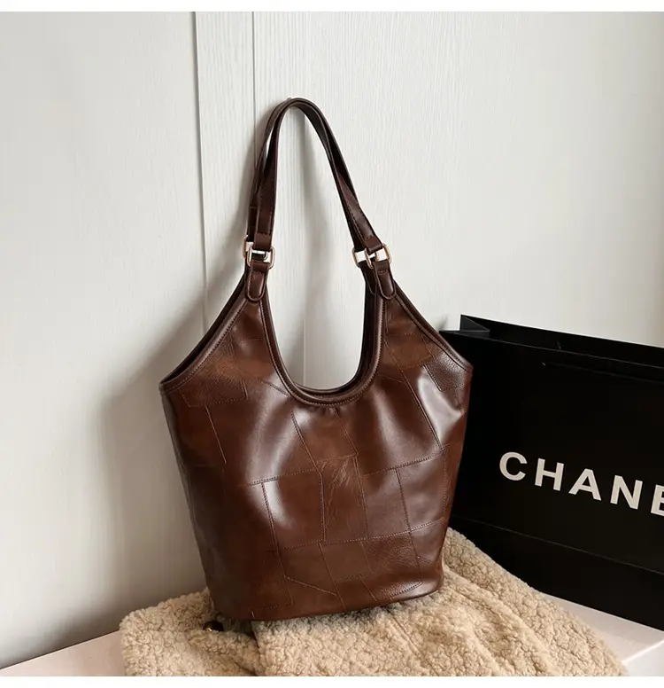 Brown Leather Tote Bag for Women Autumn Winter 2024 — feature 16