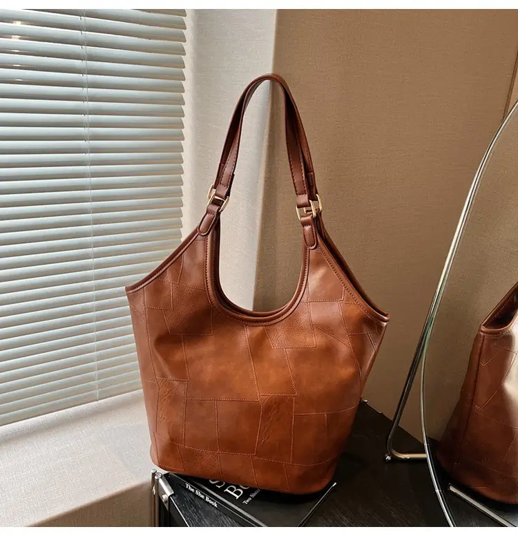 Brown Leather Tote Bag for Women Autumn Winter 2024 — feature 19