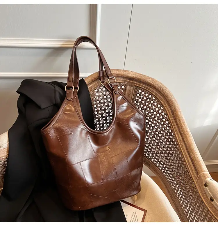 Brown Leather Tote Bag for Women Autumn Winter 2024 — feature 21