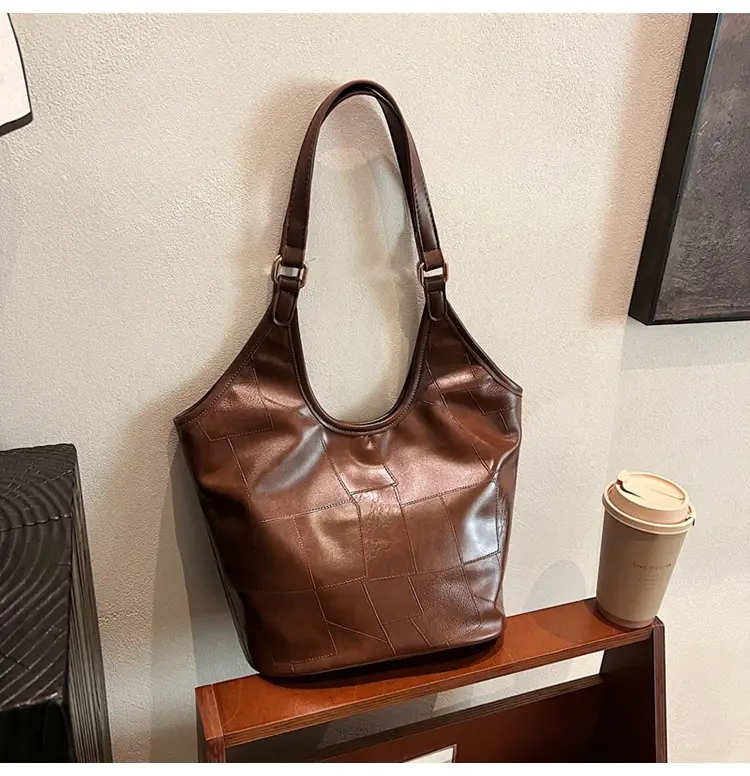 Brown Leather Tote Bag for Women Autumn Winter 2024 — feature 22