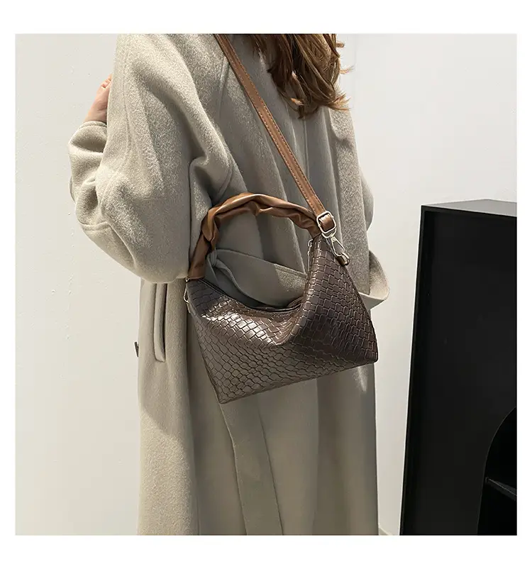 Women's Woven Shoulder Bag Beige 2024 New Fashion — feature 16