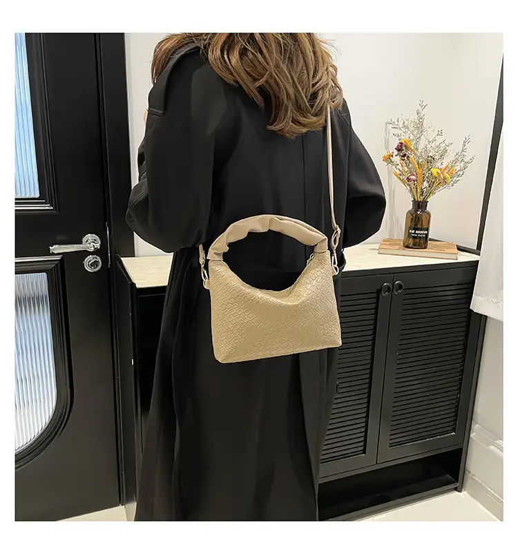 Women's Woven Shoulder Bag Beige 2024 New Fashion — feature 18