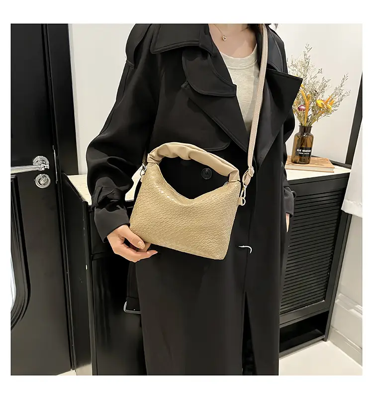 Women's Woven Shoulder Bag Beige 2024 New Fashion — feature 19