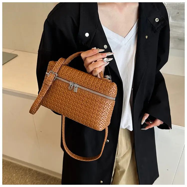 Women Retro Korean Style Shoulder Bag 2025 Winter — feature 18