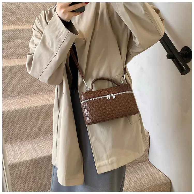 Women Retro Korean Style Shoulder Bag 2025 Winter — feature 30