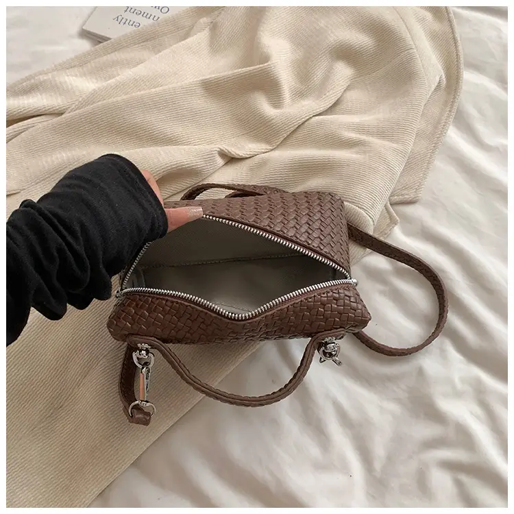Women Retro Korean Style Shoulder Bag 2025 Winter — feature 39