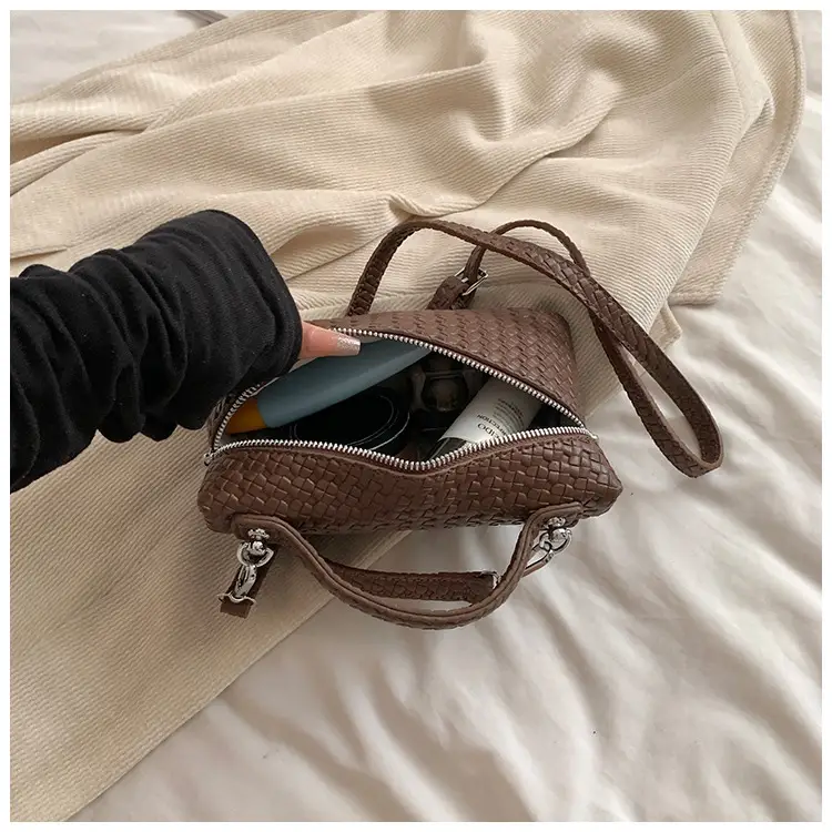Women Retro Korean Style Shoulder Bag 2025 Winter — feature 40