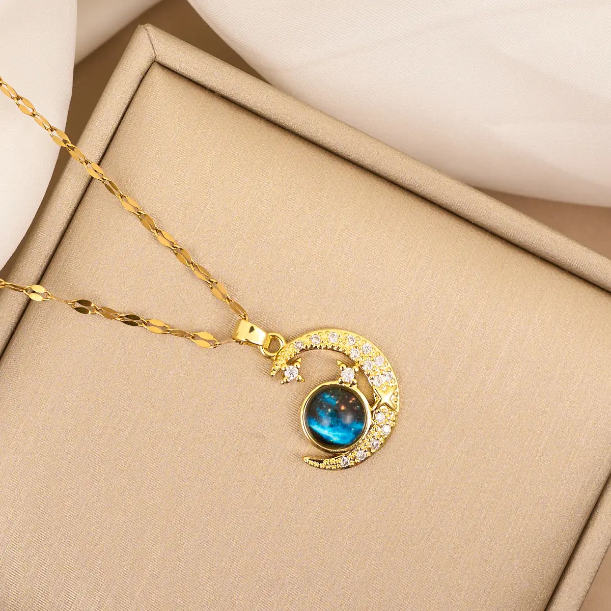 Women's Star Moon Necklace with Full Diamond Clavicle Chain - Image 11