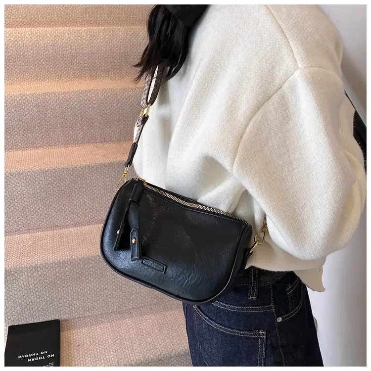 Women's Brown Leather Shoulder Messenger Bag 2024 — feature 11