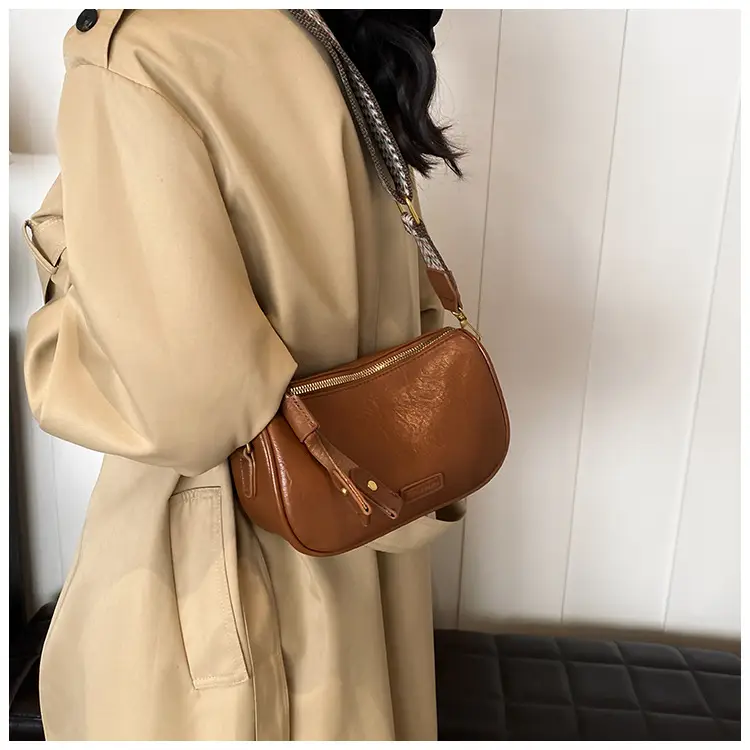 Women's Brown Leather Shoulder Messenger Bag 2024 — feature 12