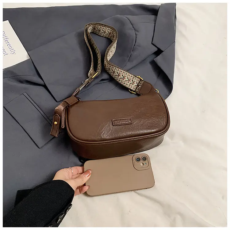 Women's Brown Leather Shoulder Messenger Bag 2024 — feature 3