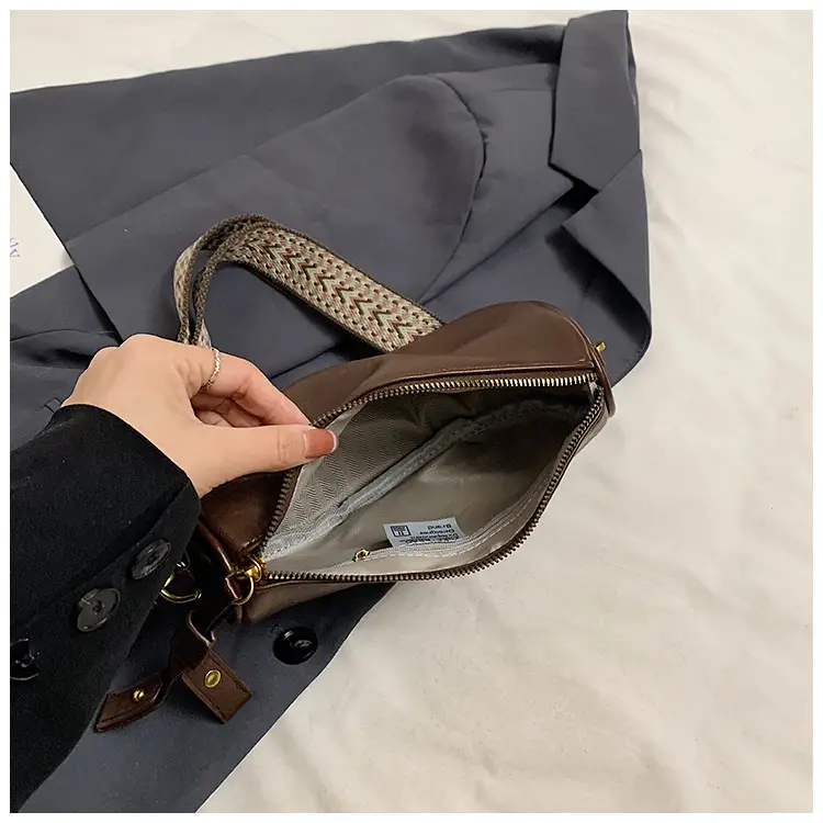 Women's Brown Leather Shoulder Messenger Bag 2024 — feature 4