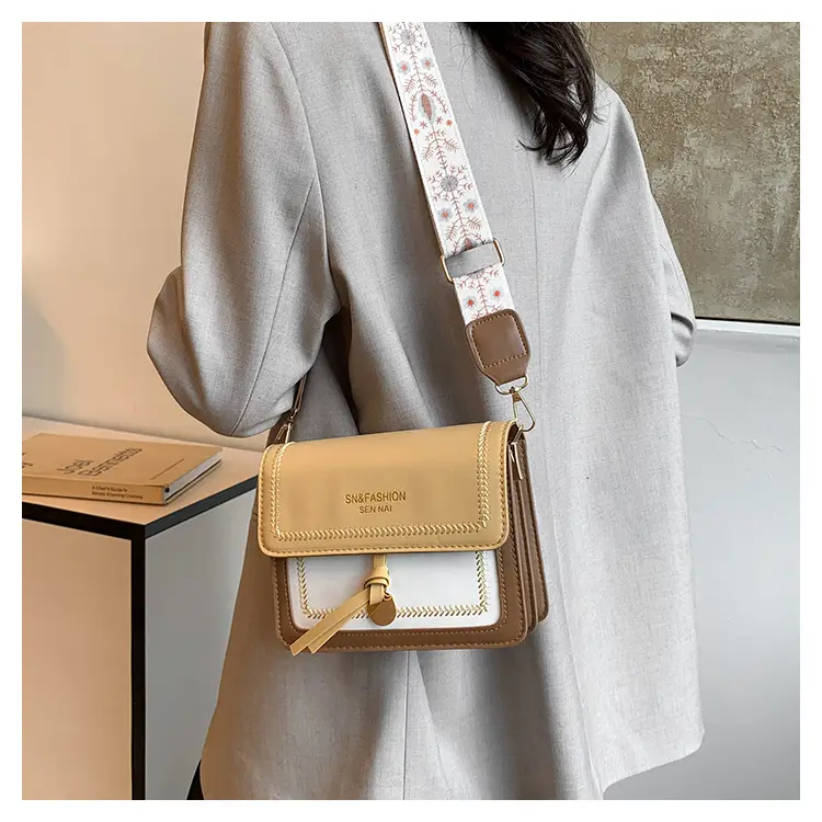 Women's 2024 Shoulder Bag Brown White Contrast Wide Strap — feature 10