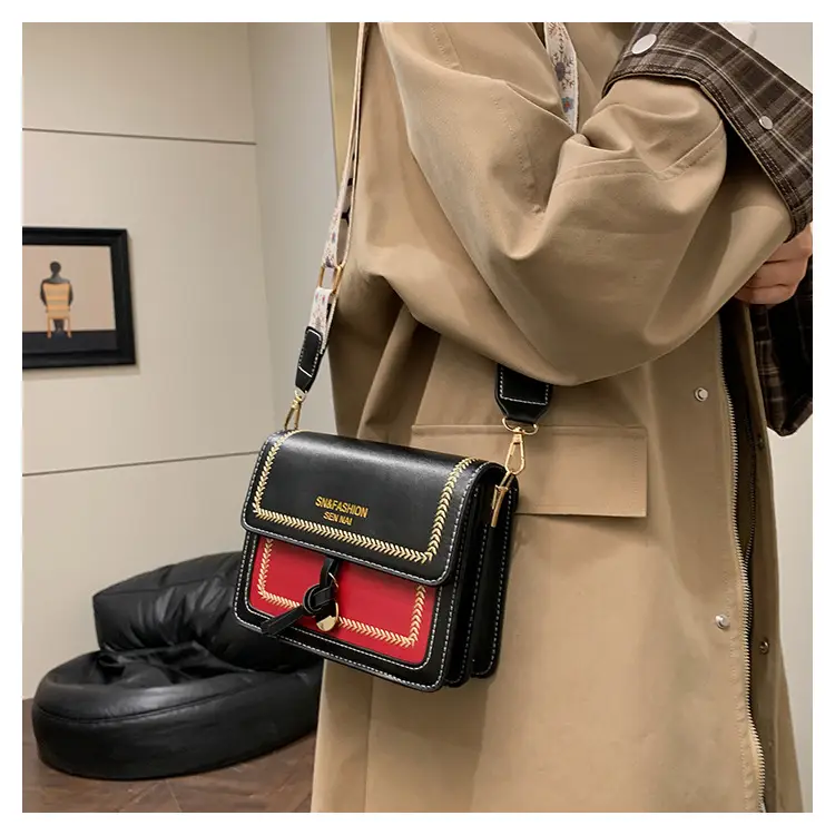 Women's 2024 Shoulder Bag Brown White Contrast Wide Strap — feature 17