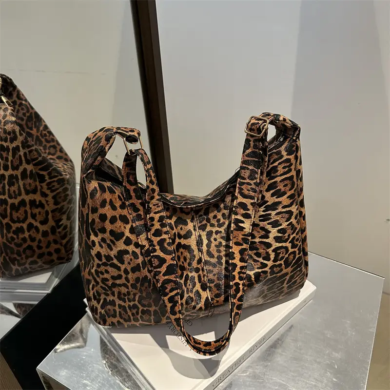 Leopard Print Large Capacity Tote Bag 2024 - Image 6