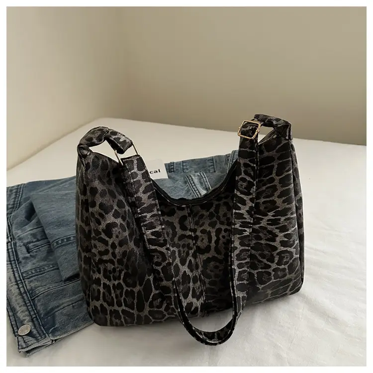 Leopard Print Large Capacity Tote Bag 2024 — feature 10