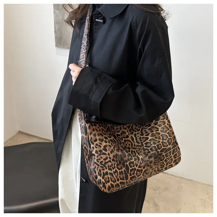 Leopard Print Large Capacity Tote Bag 2024 — feature 12
