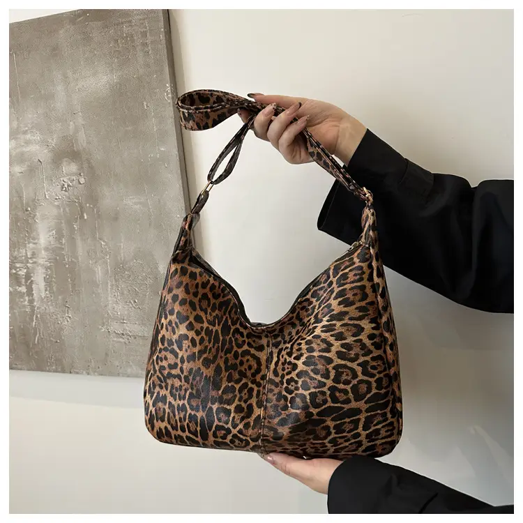 Leopard Print Large Capacity Tote Bag 2024 — feature 16