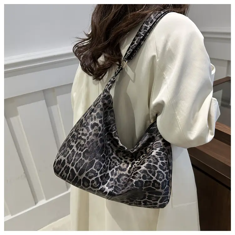 Leopard Print Large Capacity Tote Bag 2024 — feature 19