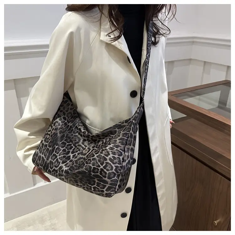 Leopard Print Large Capacity Tote Bag 2024 — feature 20