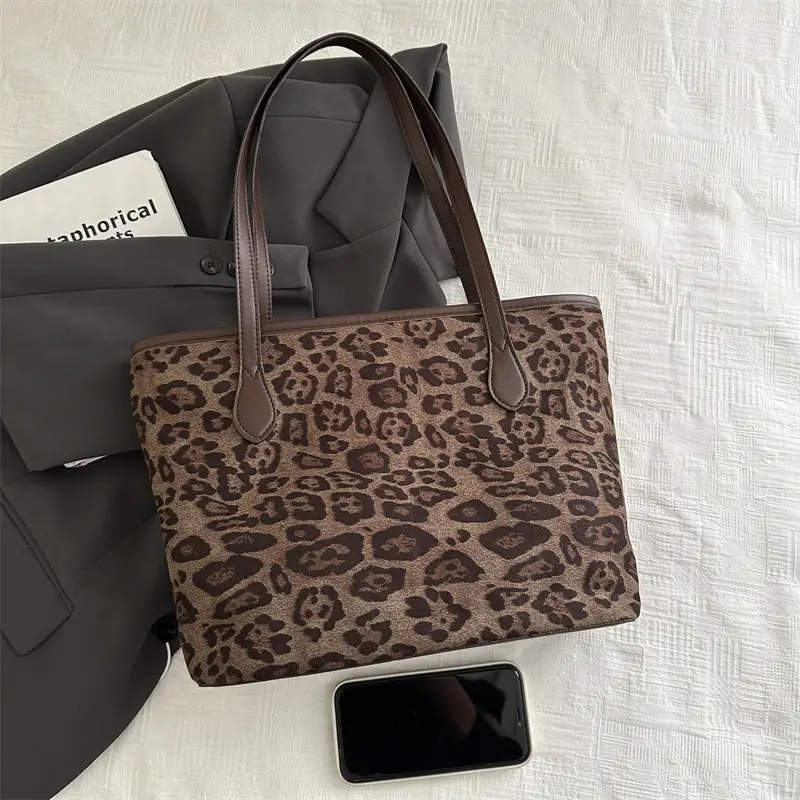 Leopard Print Large Capacity Women's Tote Bag - Image 10