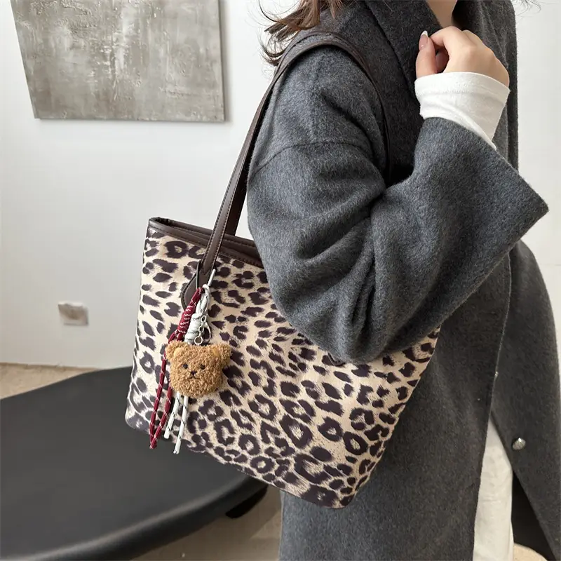 Leopard Print Large Capacity Women's Tote Bag - Image 12