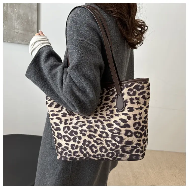 Leopard Print Large Capacity Women's Tote Bag — feature 11