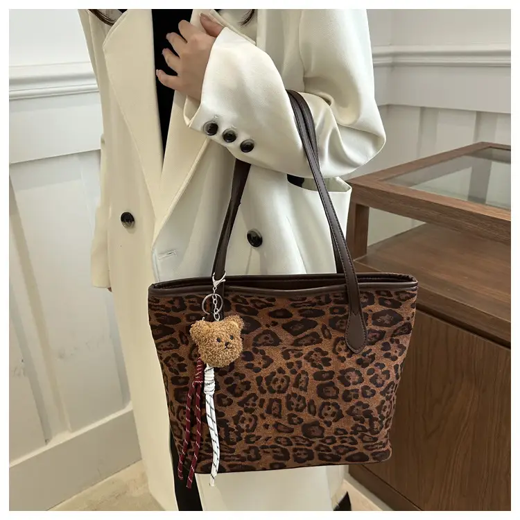 Leopard Print Large Capacity Women's Tote Bag — feature 15