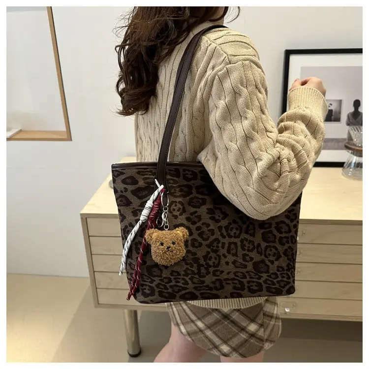 Leopard Print Large Capacity Women's Tote Bag — feature 18