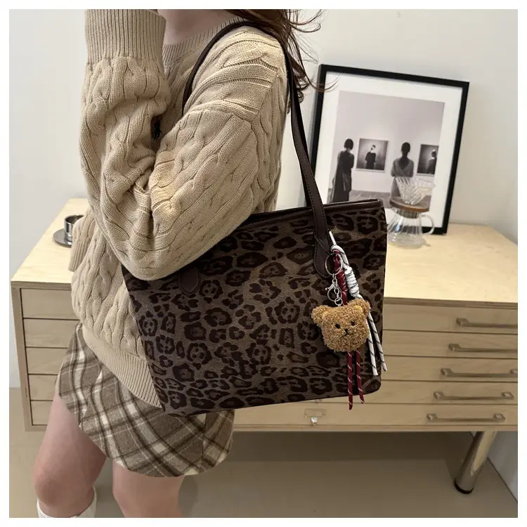 Leopard Print Large Capacity Women's Tote Bag — feature 20