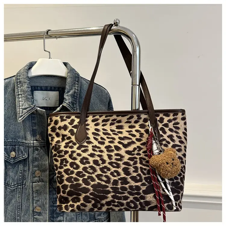 Leopard Print Large Capacity Women's Tote Bag — feature 24