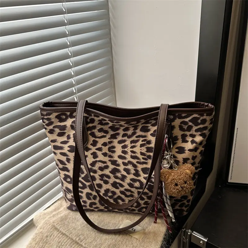 Leopard Print Large Capacity Women's Tote Bag - Image 5