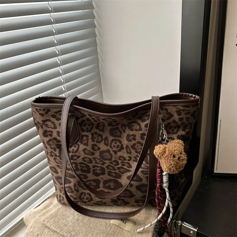 Leopard Print Large Capacity Women's Tote Bag - Image 6